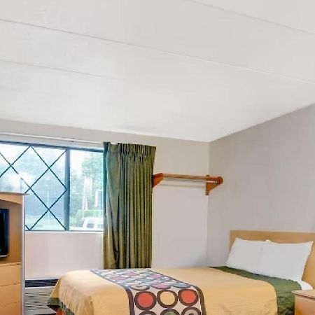 Super 8 By Wyndham Stamford/New York City Area מראה חיצוני תמונה