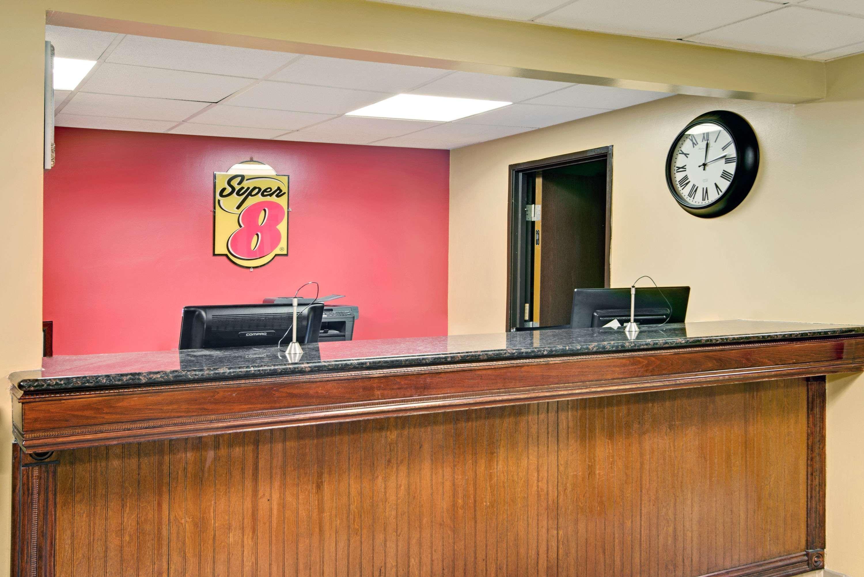 Super 8 By Wyndham Stamford/New York City Area מראה חיצוני תמונה