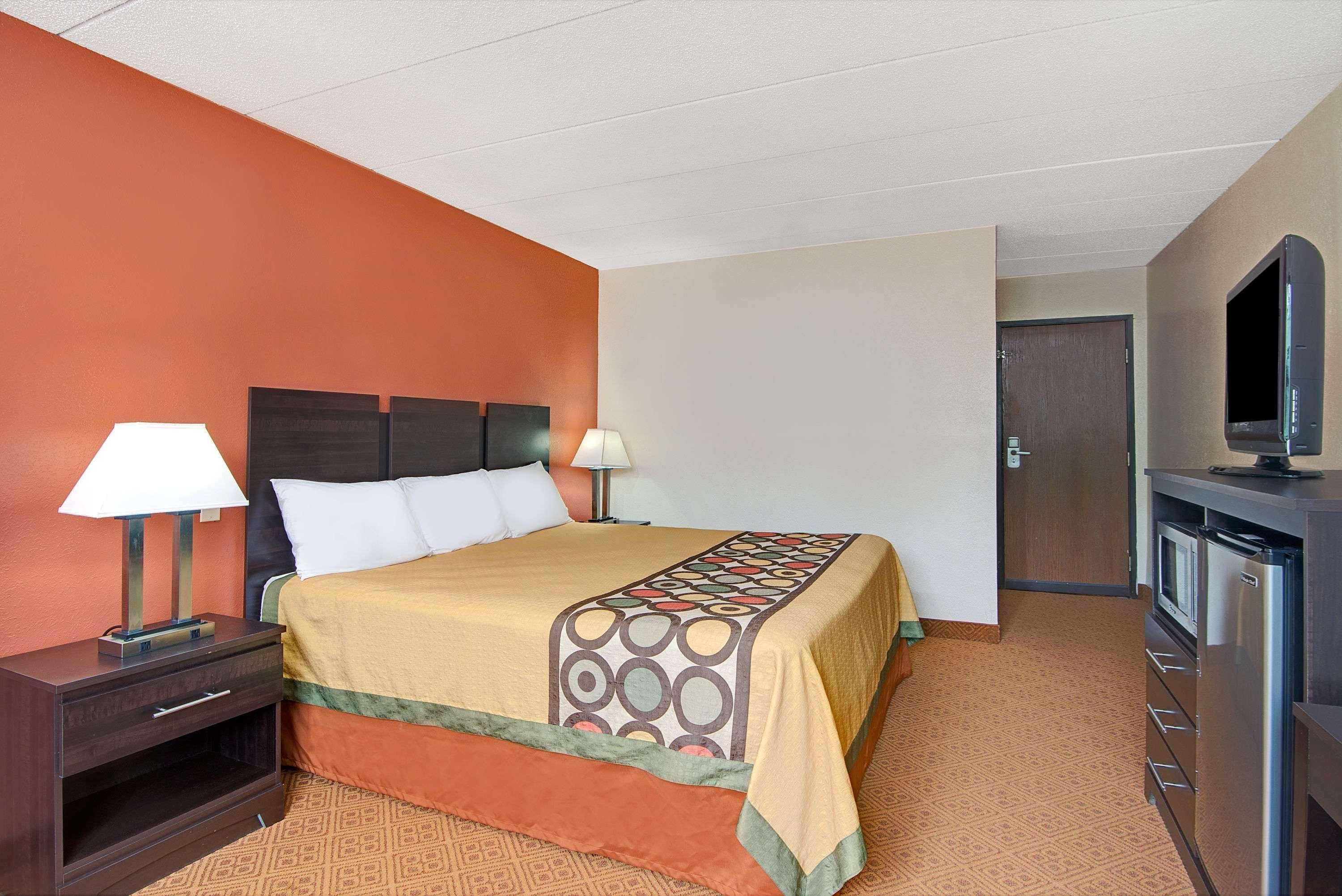 Super 8 By Wyndham Stamford/New York City Area מראה חיצוני תמונה