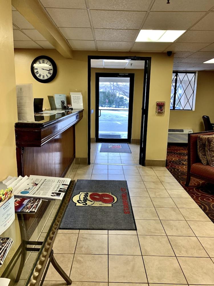 Super 8 By Wyndham Stamford/New York City Area מראה חיצוני תמונה